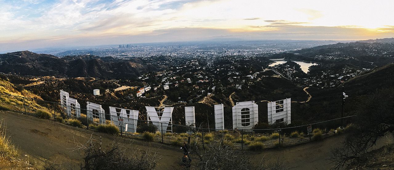 1280px-Hollywood_sign_hill_view.jpg